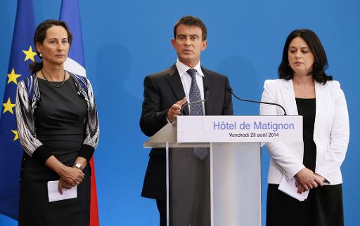 La ministre de l'Ecologie Ségolène Royal, le Premier ministre Manuel Valls  et la ministre du Logement Sylvia Pinel à l'Hôtel Matignon, le 29 août 2014 à Paris - AFP/ Patrick Kovarik